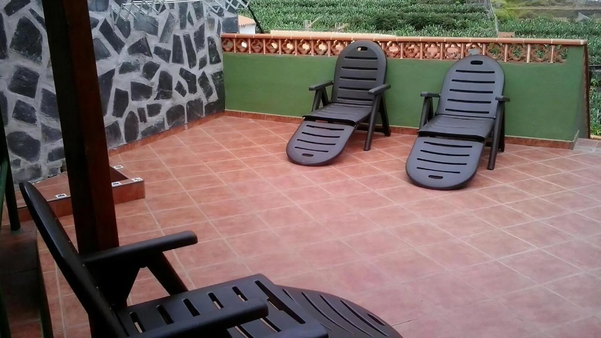 Ferienhaus In Hermigua Mit Moeblierter Terrasse Spain